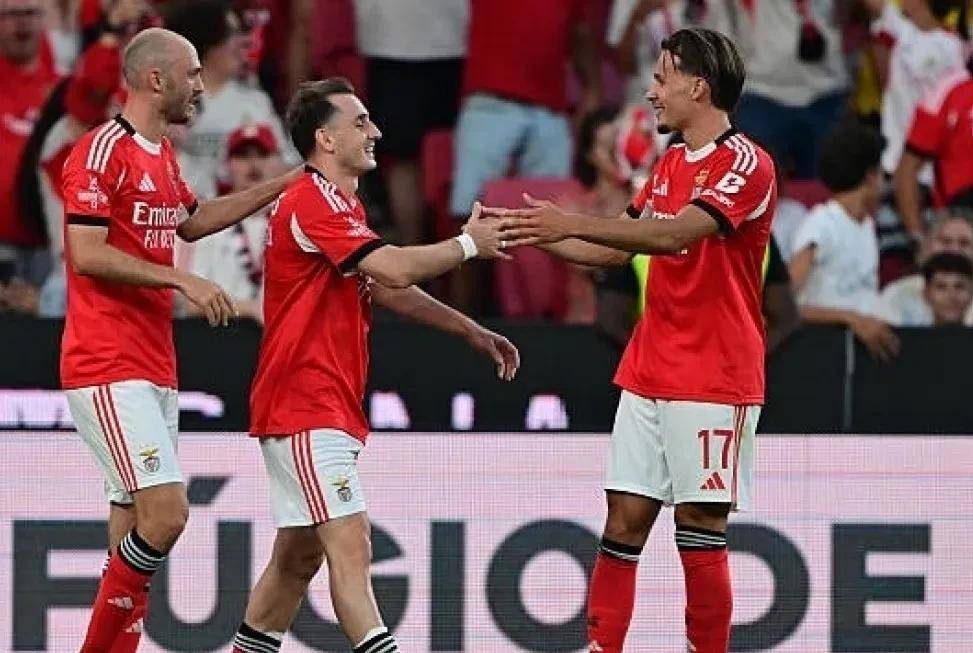 拜仁战平皇马，贝尔梅开二度亚洲杯的简单介绍