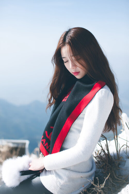 开云下载-皮克独自撑起红蓝防线，巴萨却遭遇加纳青春风暴碾压